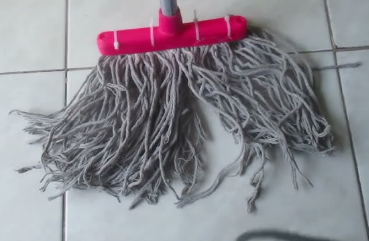 kain pel yang sedang digunakan dan kotor