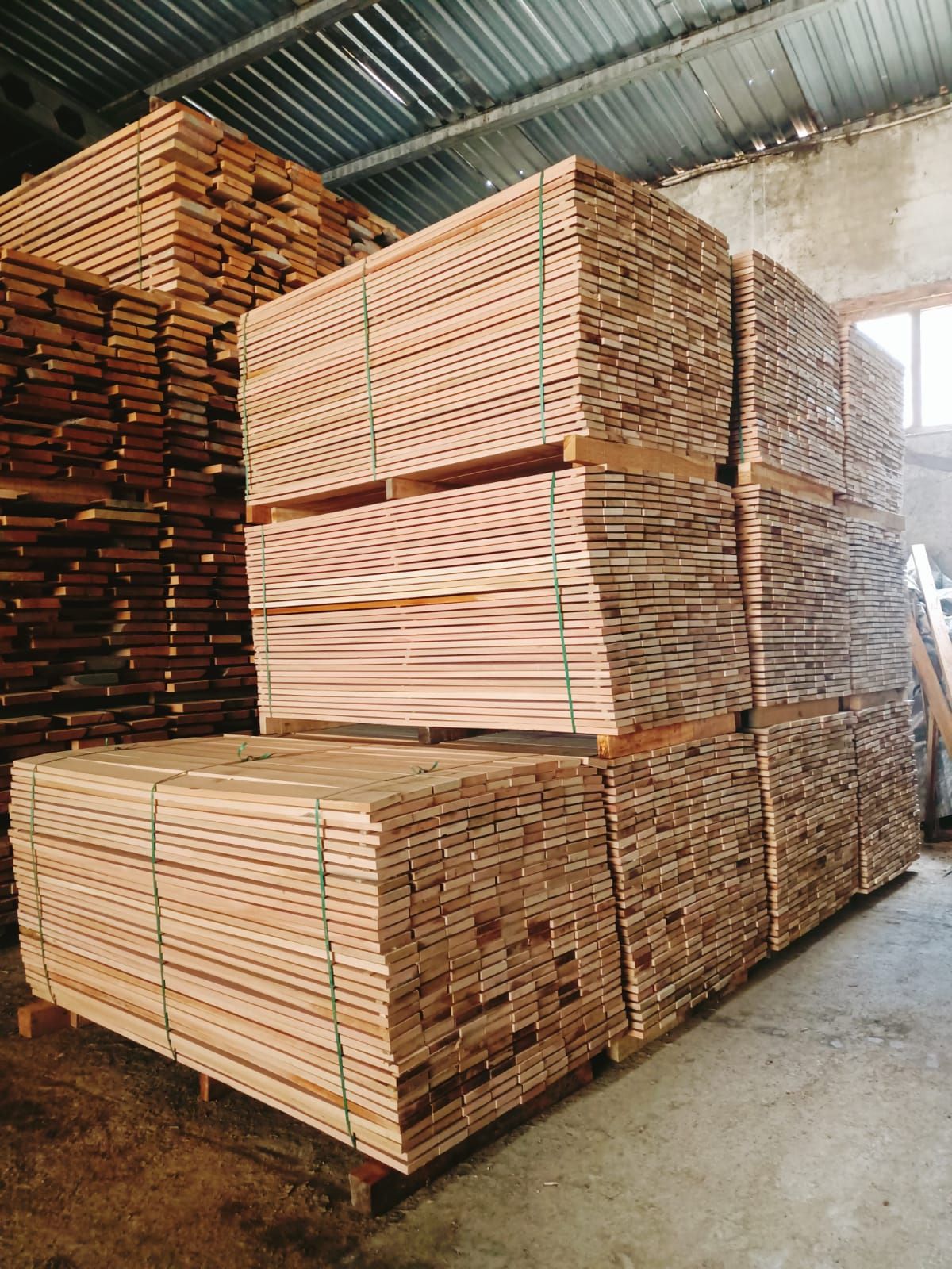 kayu bahan bangunan